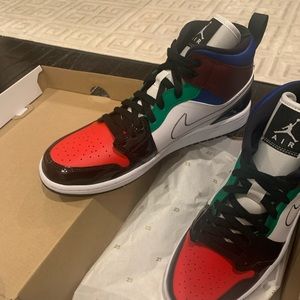 Air Jordan 1 Mid Sneakers